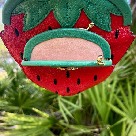 GUCCI Red Strawberry Crossbody Bag 719725 Gold Chain Fruit Pochette Mini Purse - Picture 10 of 16